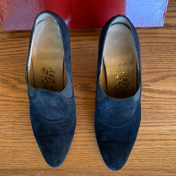 Salvatore Ferragamo Ankle Shoe in Black Suede Calf w/Elastic - Size 7.5B - Picture 3 of 6